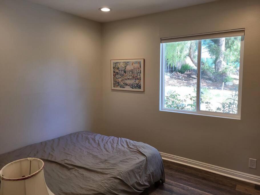 Bouganvilla 4-Bedroom, 2-Baths, Single Family House Thousand Oaks Exterior photo